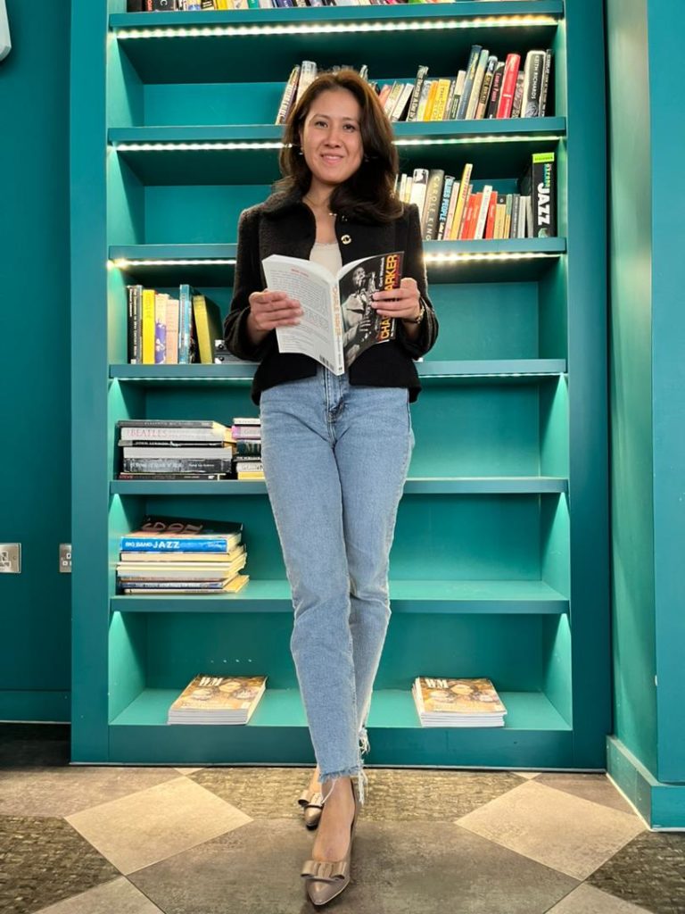 Izzati aziz