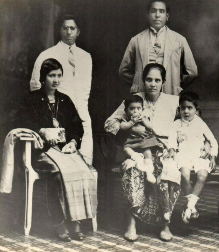 Evolusi Kebaya