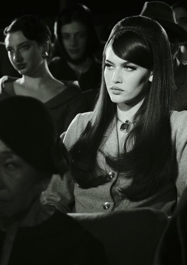 Sienna Spiro's 1960s Inspired Retro Fashion and Vintage Style.