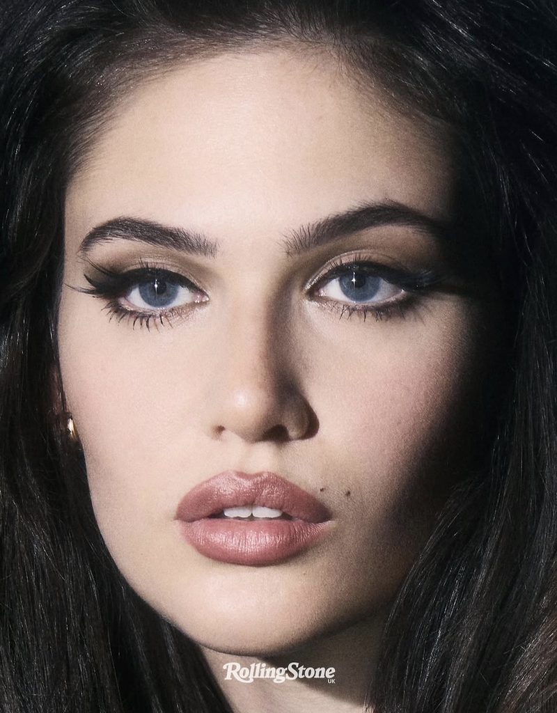 Sienna Spiro's 1960s Inspired Retro Fashion and Vintage Style.